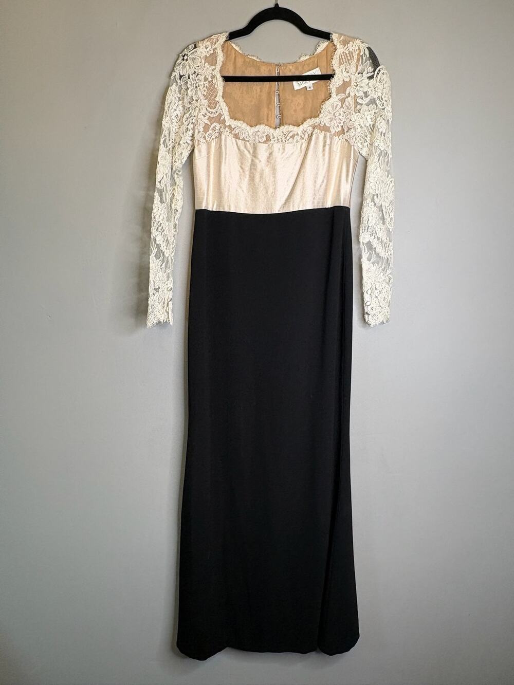 Vintage 90s Badgley Mischka Women's Size 8 White Black Long Sleeve Midi Dress